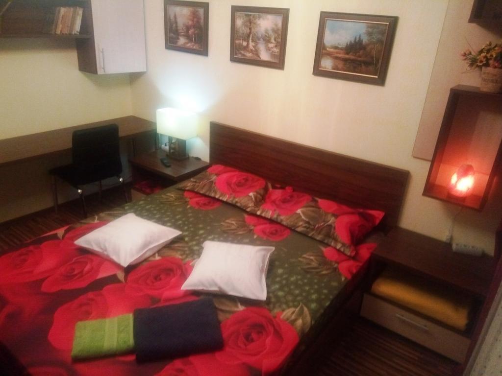 Apartament Dana Bucarest Esterno foto
